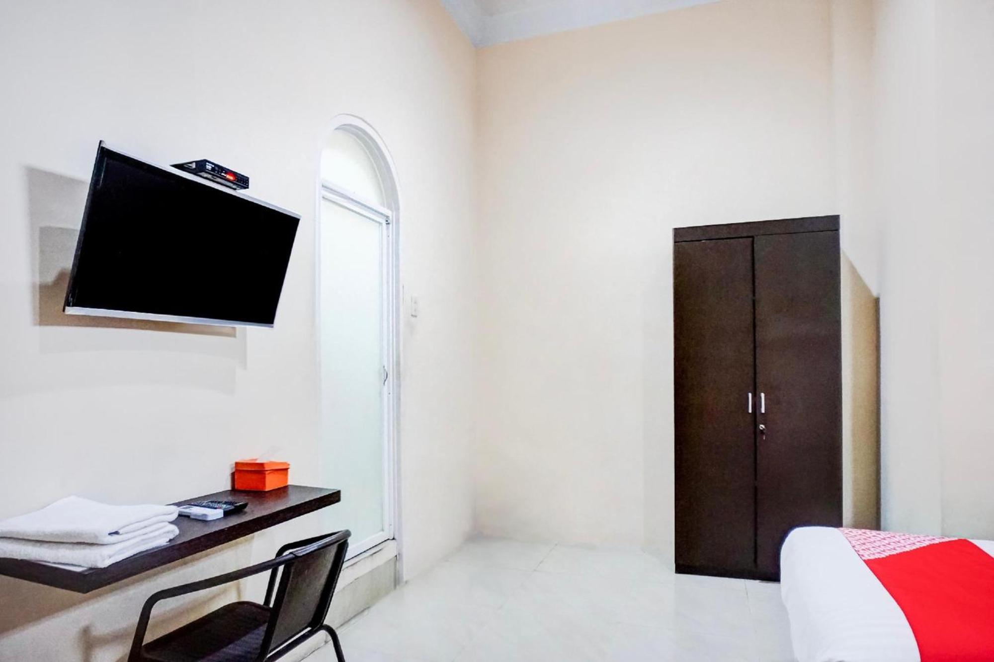 Hotel O Medan City Near Lapangan Benteng Formerly Ralica Residence Exterior photo
